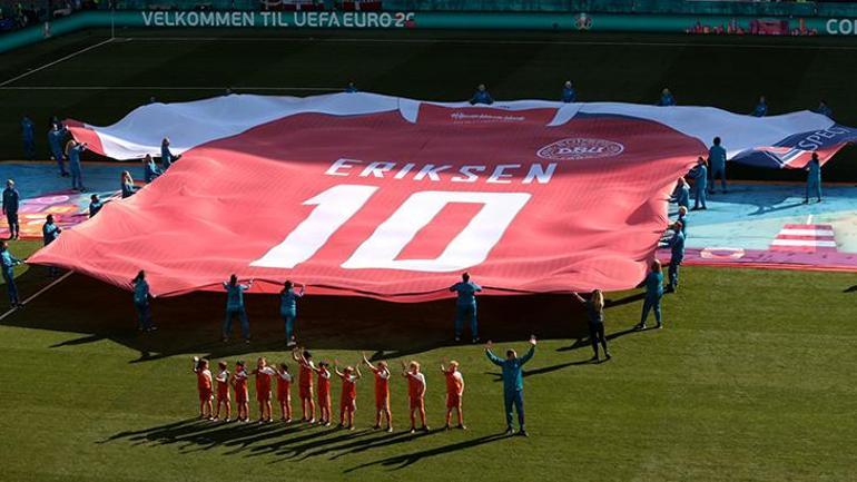 Son dakika - Kopenhagda duygusal anlar Oyun durdu, herkes Erikseni alkışladı