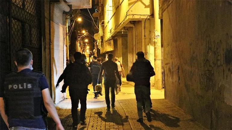 Akılalmaz olay Polise ateş açıldı, balkonda uyuyan kadın vuruldu