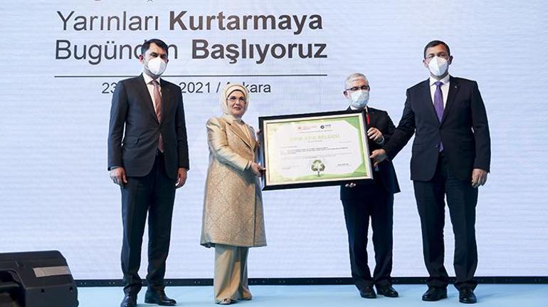 Emine Erdoğan, Roketsana Sıfır Atık Belgesi verdi