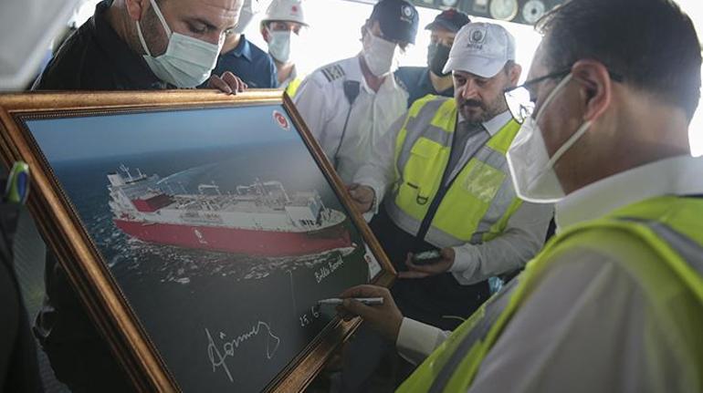 Türkiyenin ilk doğal gaz depolama gemisi Ertuğrul Gazi hizmete girdi