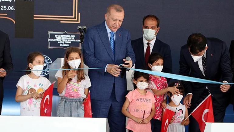 Cumhurbaşkanı Erdoğanın da katıldığı törenle Hatay Stadyumu açıldı