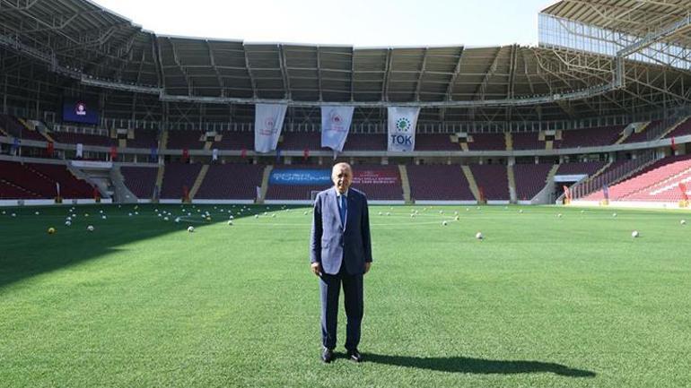 Cumhurbaşkanı Erdoğanın da katıldığı törenle Hatay Stadyumu açıldı