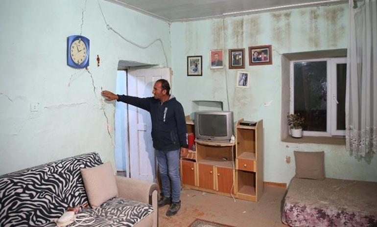 Bingöl depremini yaşayanlar anlattı: Evlerimize giremiyoruz
