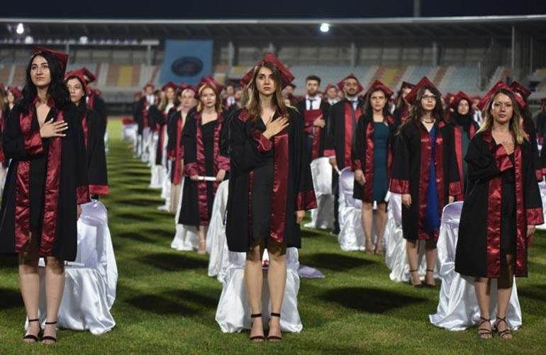 Üçüz doktorların diploma gururu: Birbirimizi destekledik