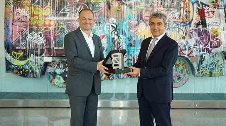 2020 Altın İhracat Ödülünü Karsan aldı