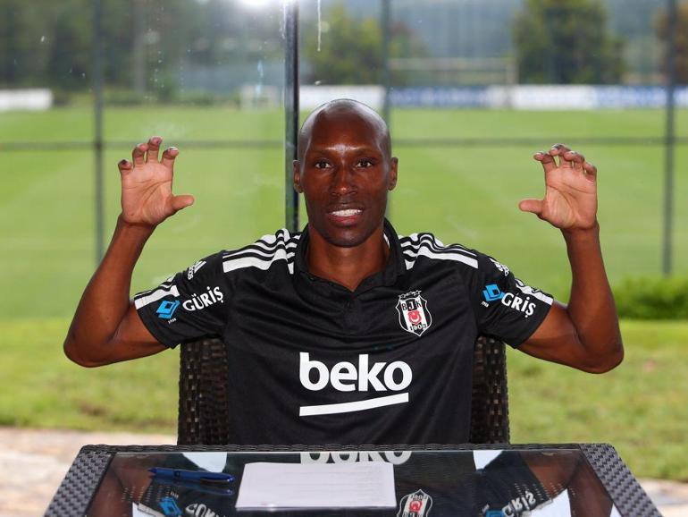Son dakika transfer: Beşiktaşta Atiba, Gökhan Töre, Utku Yuvakuran ve Necip Uysal ile yeni sözleşme imzalandı