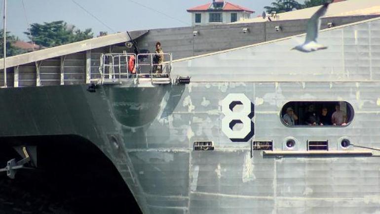 Son dakika... ABD savaş gemisi Boğazdan geçti Dikkat çeken detay