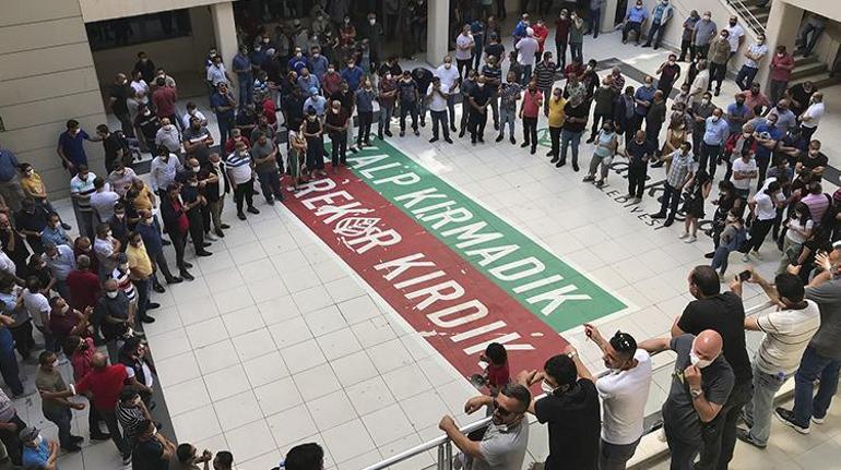 Çankayada toplu iş sözleşmesini protesto eden işçiler çöpleri toplamadı