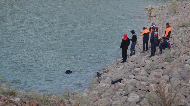 Afyonkarahisarda sulama göletine giren 2 kardeş boğuldu
