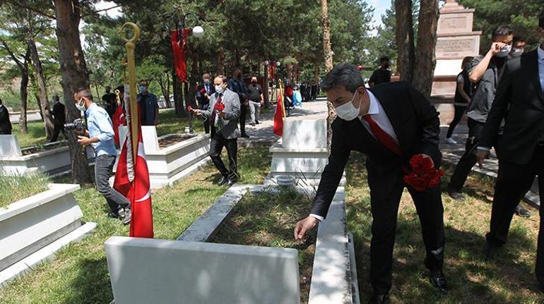 Doğu Anadoluda 15 Temmuz şehitleri mezarları başında anıldı