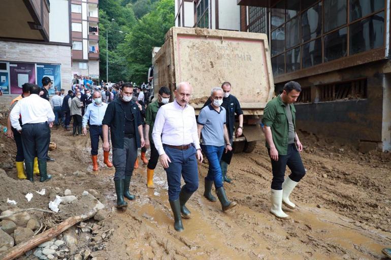 Bakanlar afet bölgesinde İncelemeler sürüyor