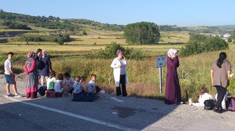 Boluda minibüs ile otomobil çarpıştı: 8 yaralı