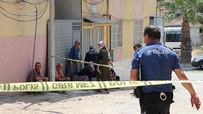 Kendi boğazını kesip, 2nci katın penceresinden atladı