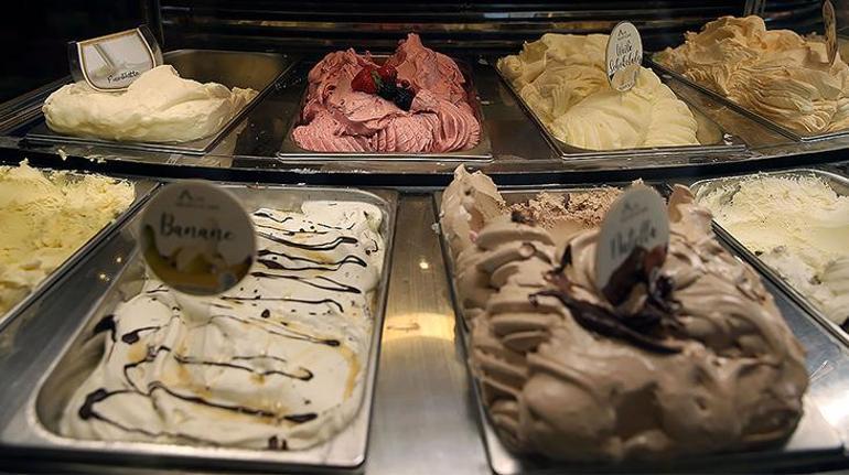 Türk dondurmacı İtalyanları kendisine hayran bırakıyor