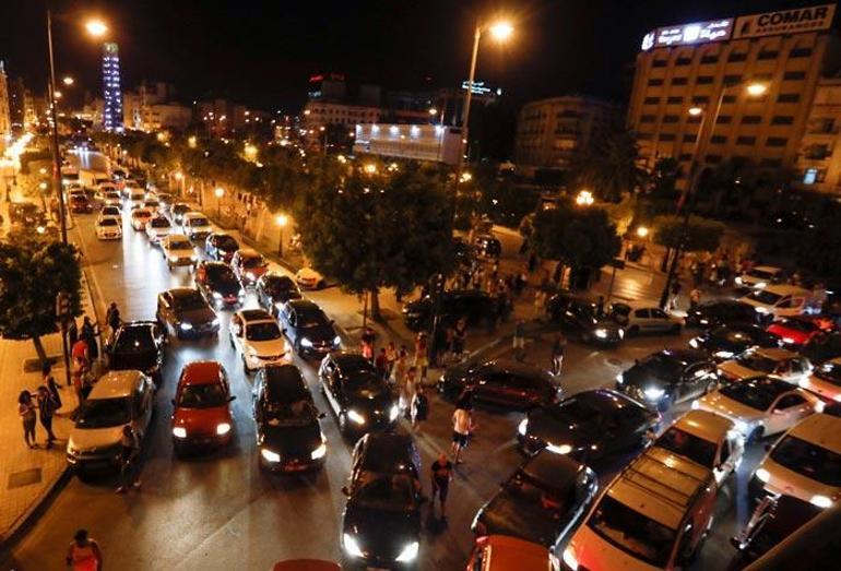 Son dakika: Tunusta Başbakan Meşişi görevden alındı