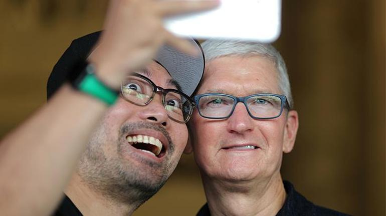 Apple, iPhone satışlarının artmasını bekliyor