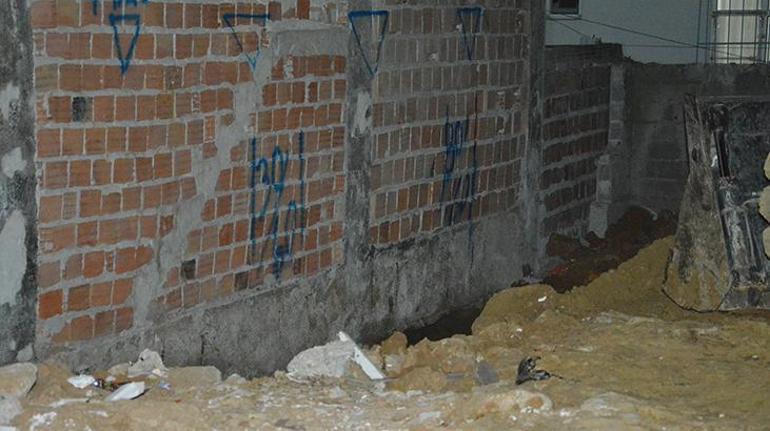 İstanbulda korku dolu anlar İki bina çökme riski nedeniyle boşaltıldı