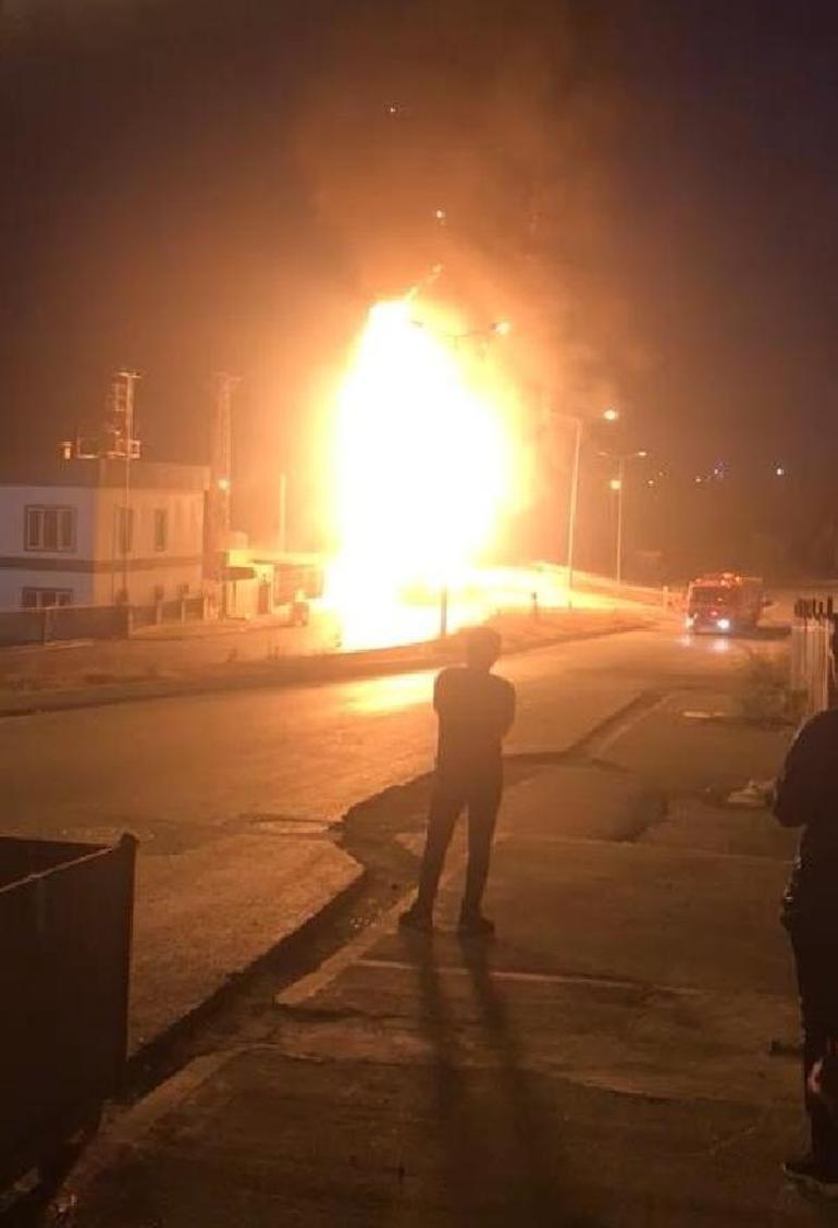 İstanbulda halk otobüsü alev alev yandı