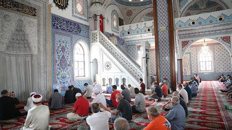 Diyanet İşleri Başkanı Erbaş, Manavgat Külliye Camisinde hutbe irat etti