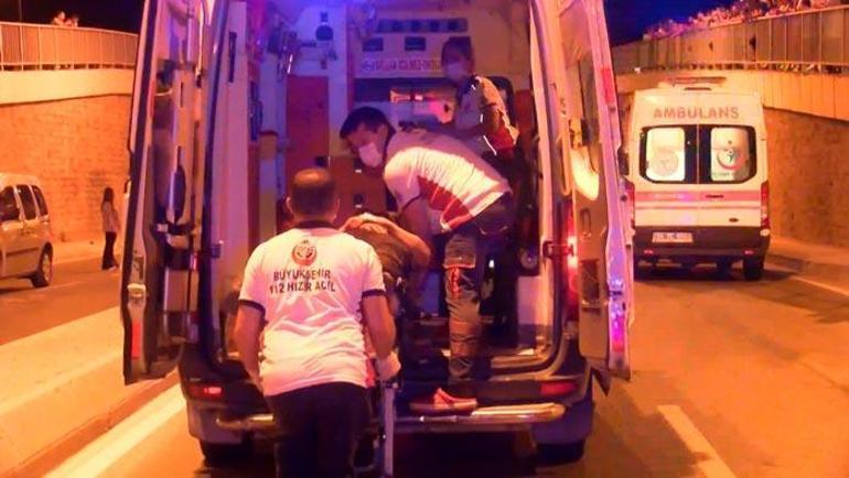 Kamyonet ile hafif ticari araç kafa kafaya çarpıştı