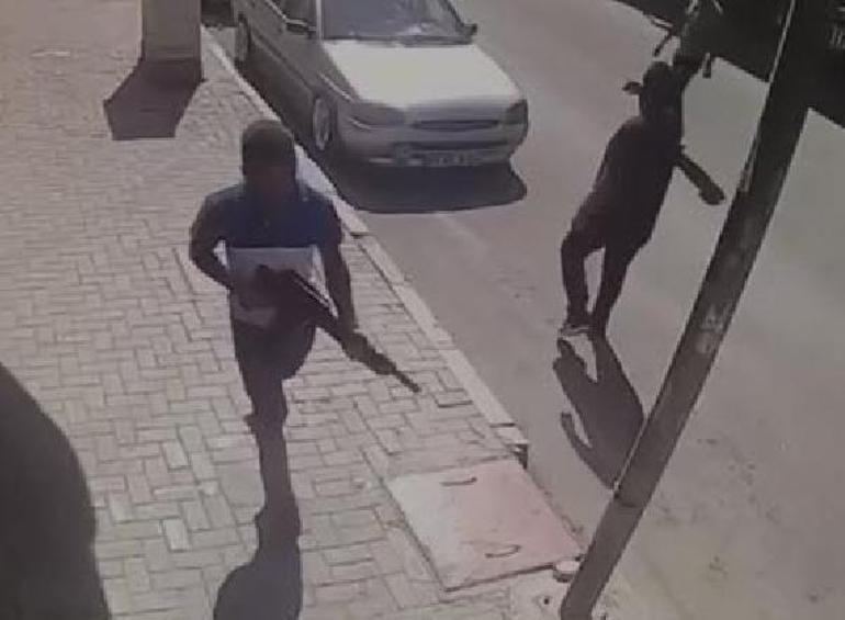 İzmirde silahlı kavga: 3 yaralı