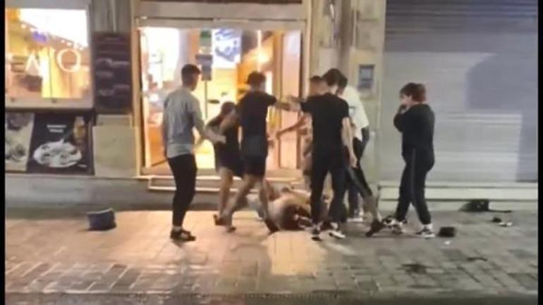 Kadınlar kavga etti; o ise kavgayı ayırmak yerine kadını yumrukladı