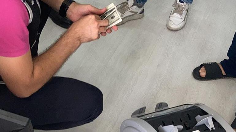 Esenyurtta operasyon 5 milyon 650 bin sahte dolarla yakalandı