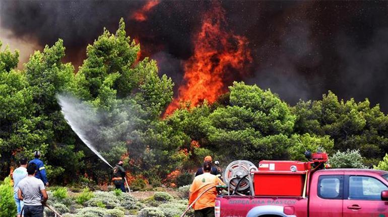 Yunanistanda ordu yangın söndürme çalışmalarına katılacak