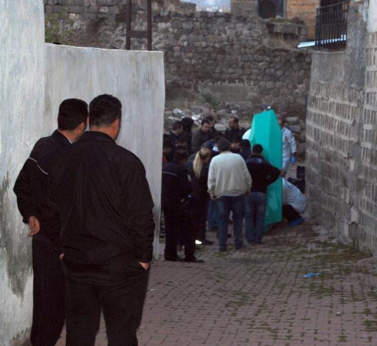 12 yaşındaki oğlunu öldürdü mahalle baskısı dedi