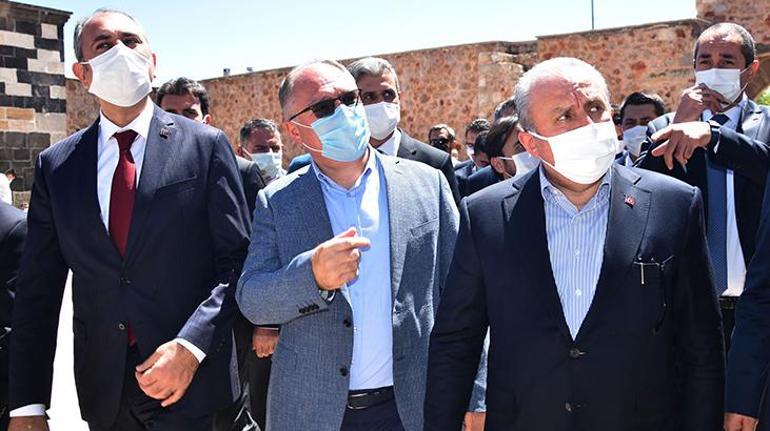 Şentop ile Bakanlar Gül ve Muş, Sivasta cenazeye katıldı