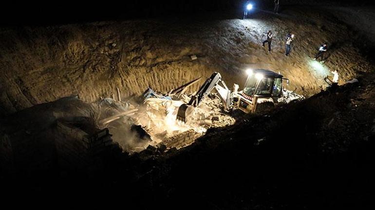 Vanda metruk yapıda 25 düzensiz göçmen yakalandı