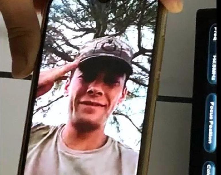 Asker baba, anne karnındaki çocuğunun kalp atışını selam vererek dinledi