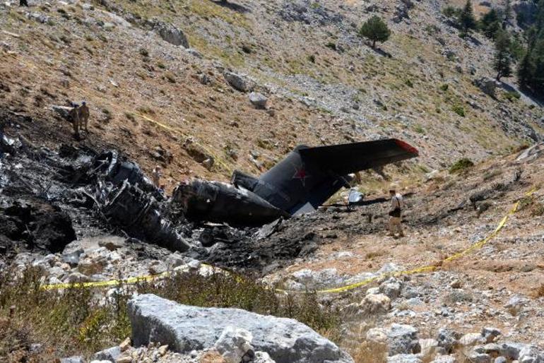Kahramanmaraşta düşen yangın söndürme uçağının enkazı gömüldü