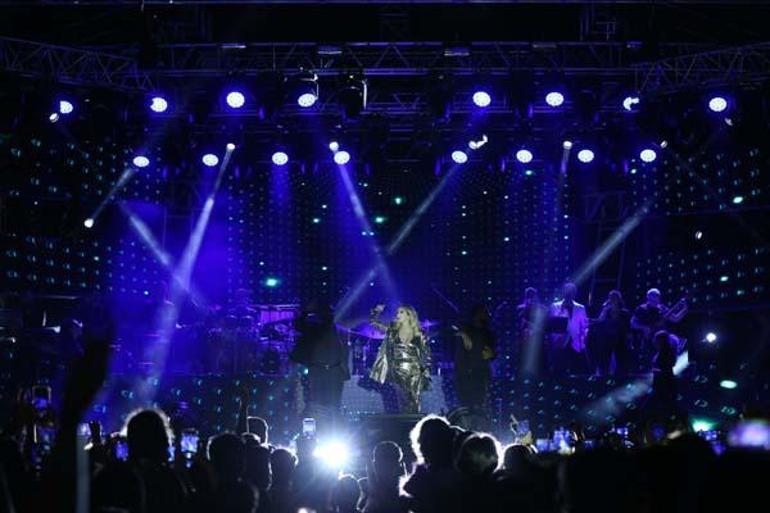 Gölbaşında 30 Ağustos Hadise konseri ile kutlandı