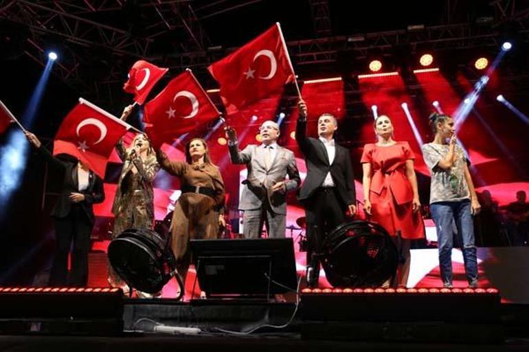 Gölbaşında 30 Ağustos Hadise konseri ile kutlandı