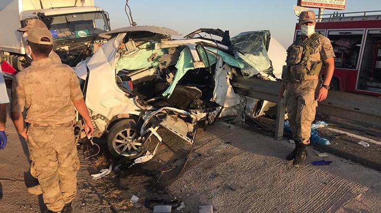 Mardinde kaza Otomobildeki anne öldü, oğlu yaralandı