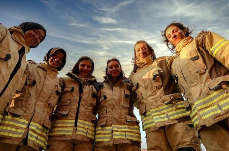 İstanbulda görev alacak kadın itfaiyecilerden tatbikat