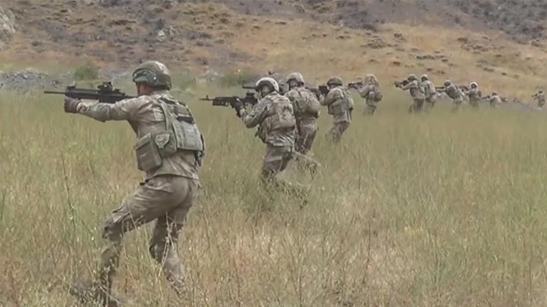 Laçında Türkiye ve Azerbaycandan gövde gösterisi