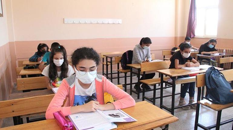 Ağrı Milli Eğitim Müdürü Kökrek: Okullar en tedbirli mekanlar