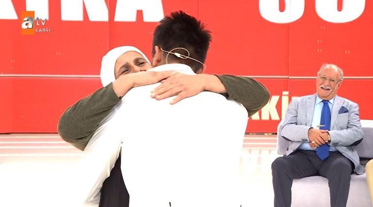 Anne ve babasını arıyordu, 19 kardeşinin olduğunu öğrendi