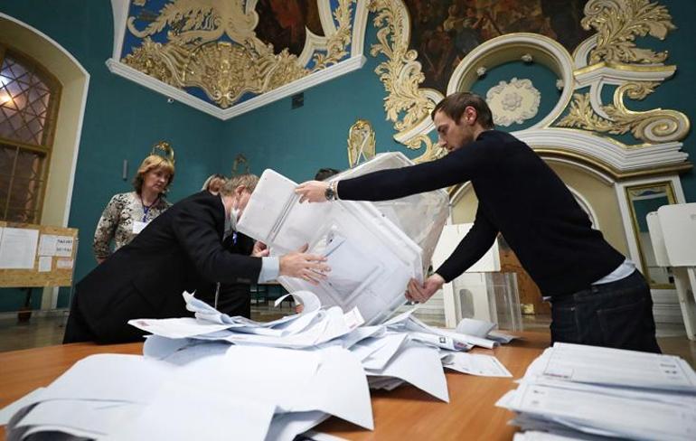 Rusyada ilk sonuçlar: Putinin partisi oyların yüzde 46sını aldı