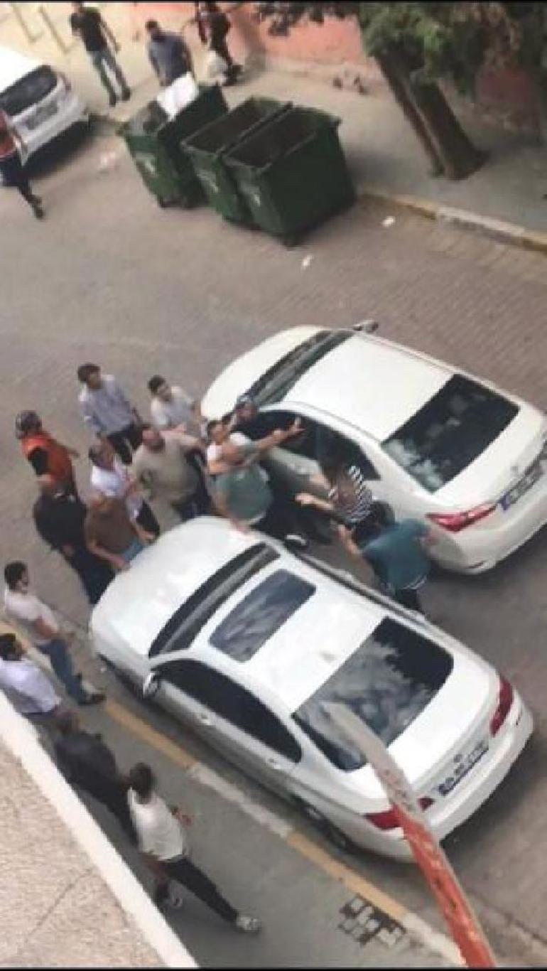 Avcılarda yol kavgası 2 kadın bir adamı dövdü