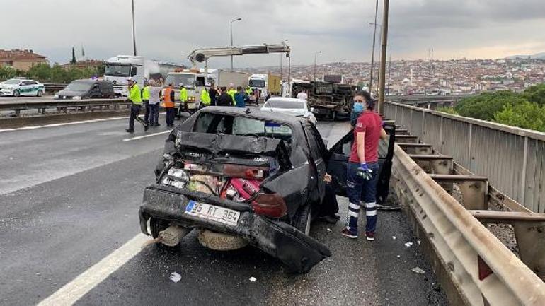 Son dakika... 7 aracın karıştığı zincirleme kaza İstanbul yönü ulaşıma kapandı