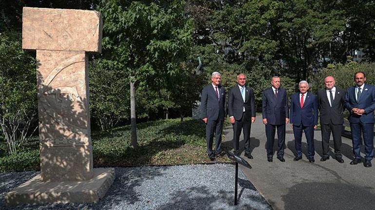 Cumhurbaşkanı Erdoğan, BMde Göbeklitepe dikilitaş replikasını ziyaret etti