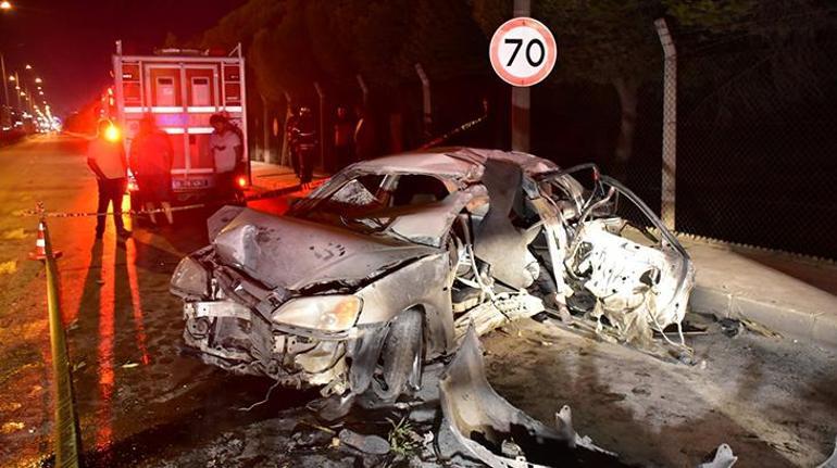 İzmirde gece yarısı korkunç kaza 1 ölü, 3 yaralı
