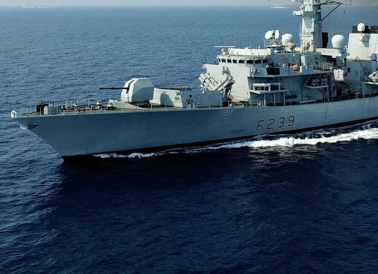 Son dakika... Tansiyon yükseldi İngiliz savaş gemisine Çinden sert tepki