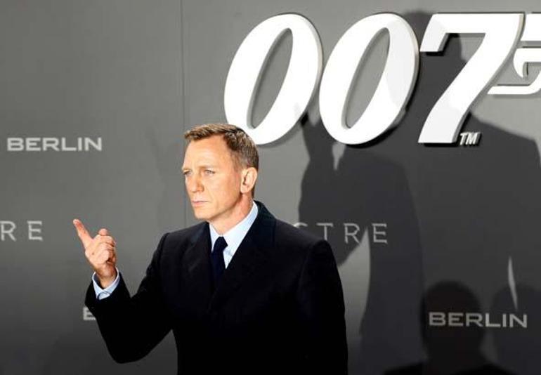 James Bond ‘kadın mı olmalı erkek mi’ tartışmasında son nokta