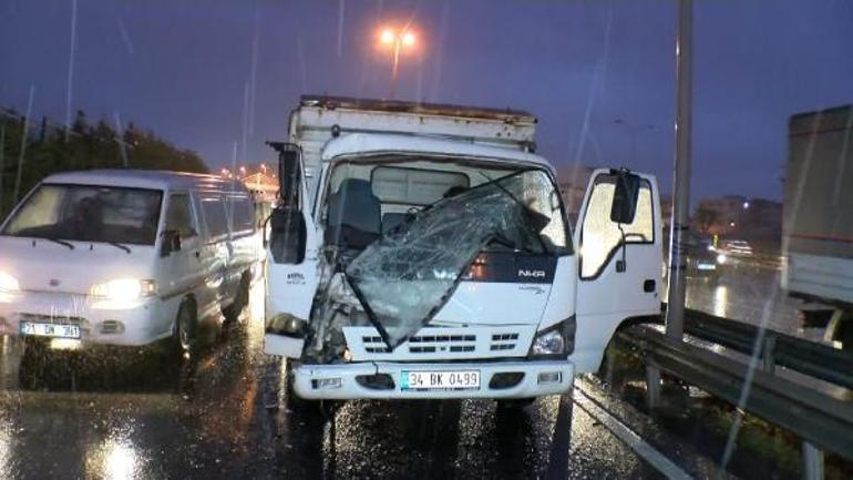 İstanbulda D100 Karayolunda art arda trafik kazaları