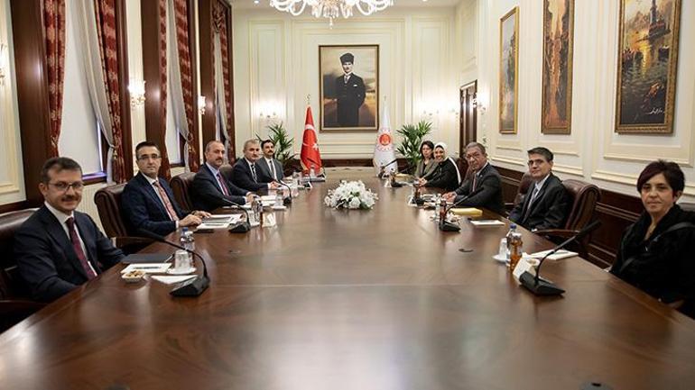 Bakan Gül, Türk yargı eğitim kuruluşları temsilcileri ve PAB Başkanı ile görüştü