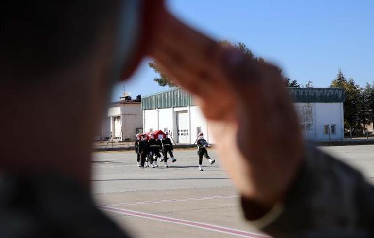 Son dakika Fırat Kalkanı Harekât Bölgesinde bir asker şehit oldu
